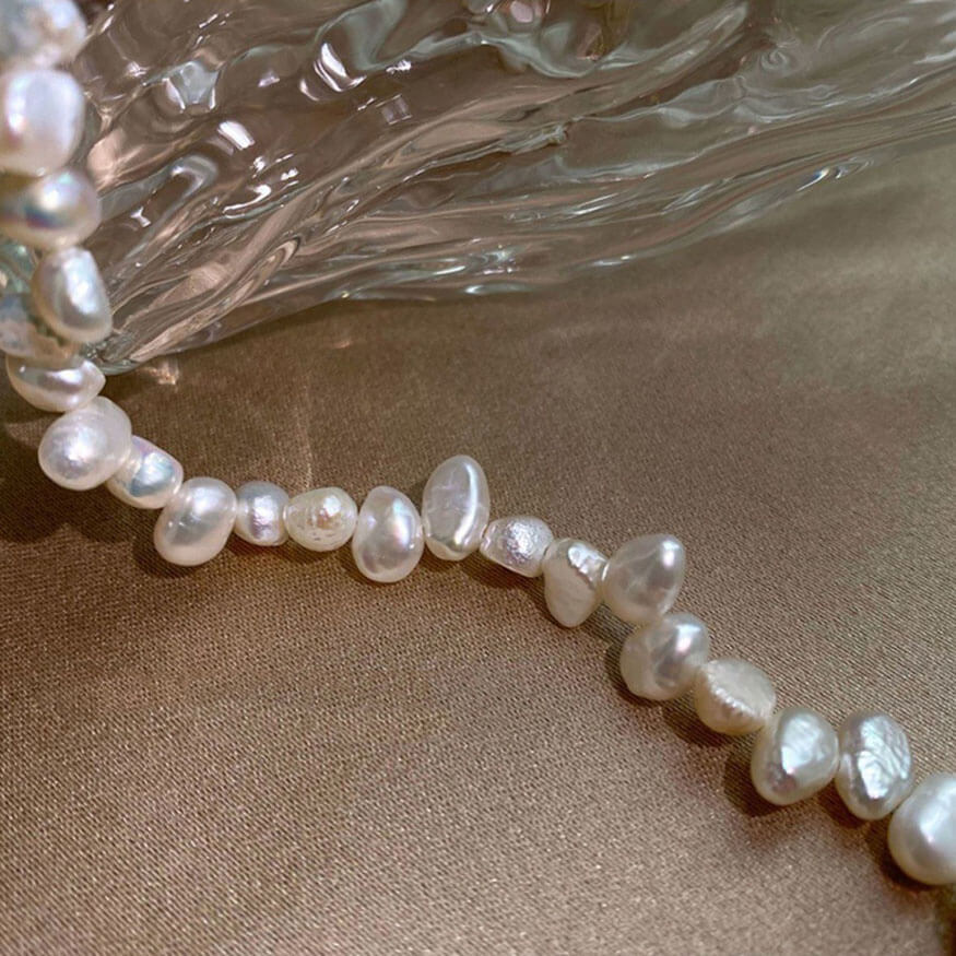 Niche Design Baroque Pearl Necklace