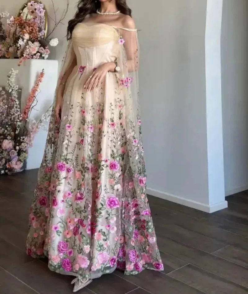 Embroidery Floral Luxury Prom Dresses With Tulle Shawl