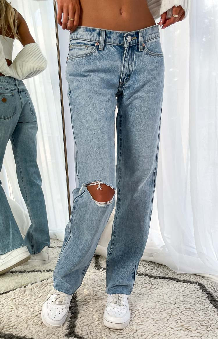 A 99 Rhonda Blue Rip Low Straight Jean