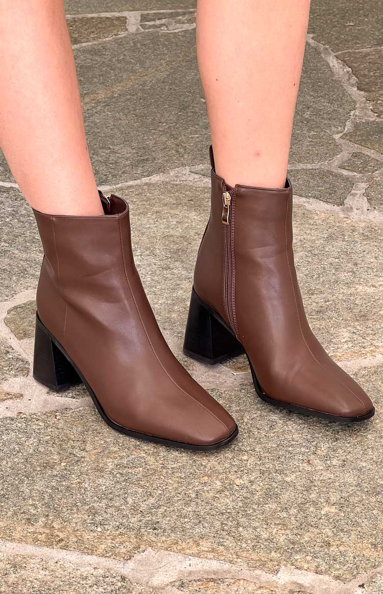Svea Brunette Ankle Boots
