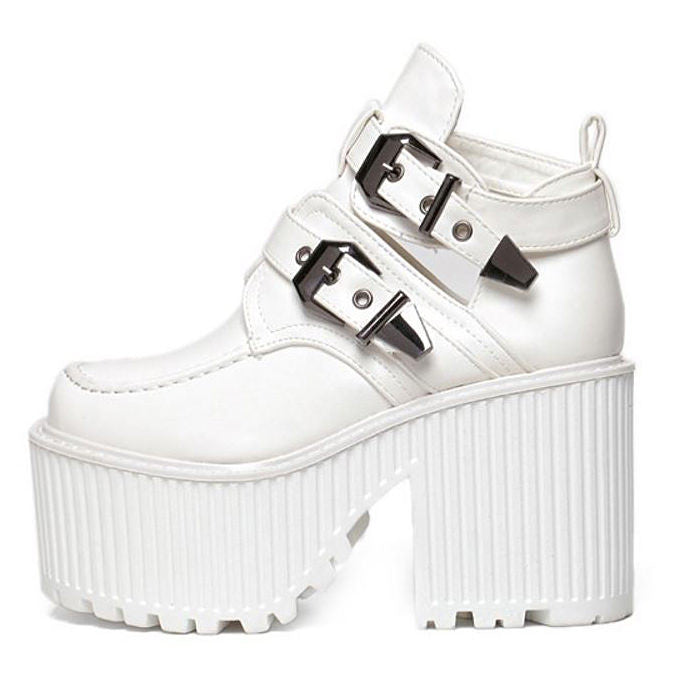 Buckle Grunge Sandals