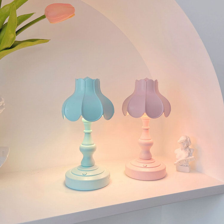 Danish Pastel Lotus Desk Lamp