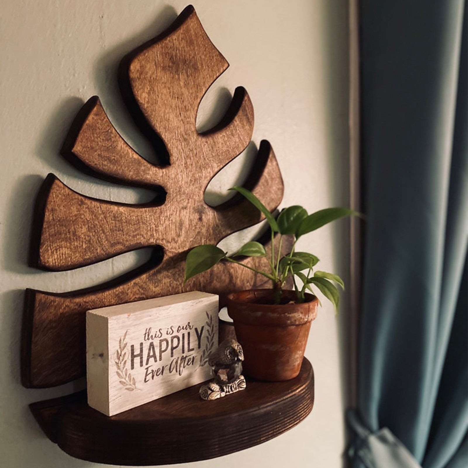 Monstera Leaf Wooden Shelf