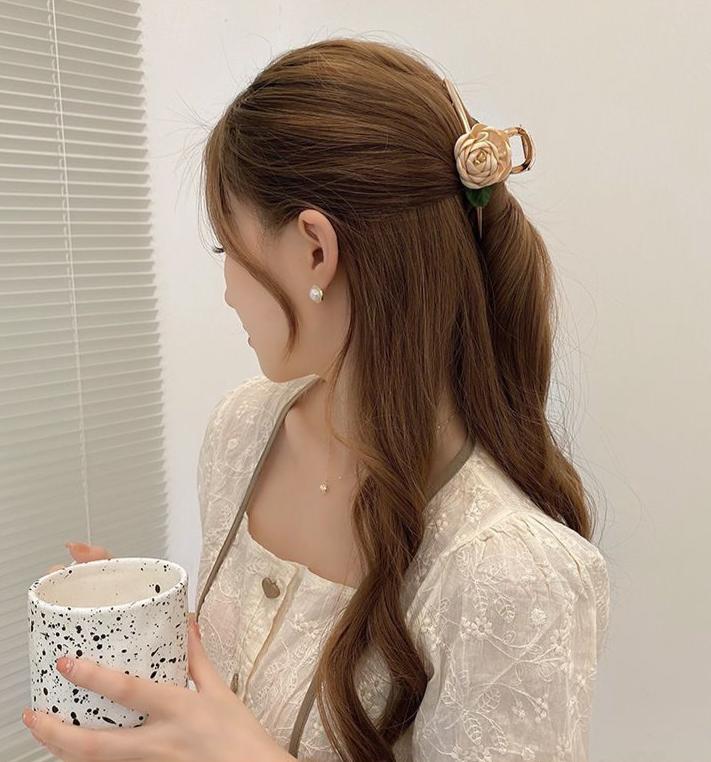 Jia Floral Hair Clip