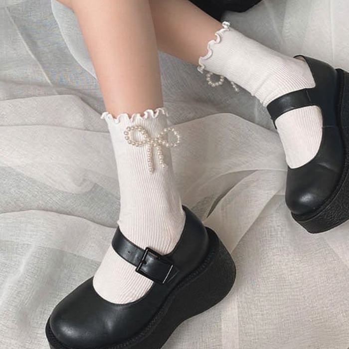 Pearl Bow Socks