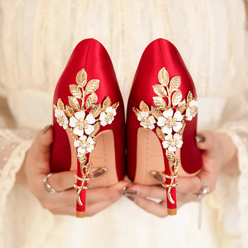 Metal Flowers Heel Crystal Pointed Soft Silk Shoes