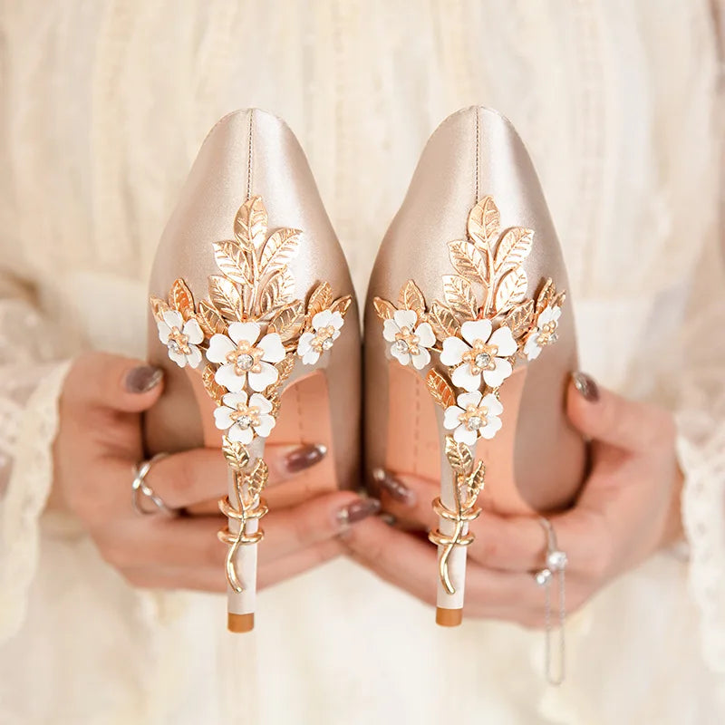 Metal Flowers Heel Crystal Pointed Soft Silk Shoes