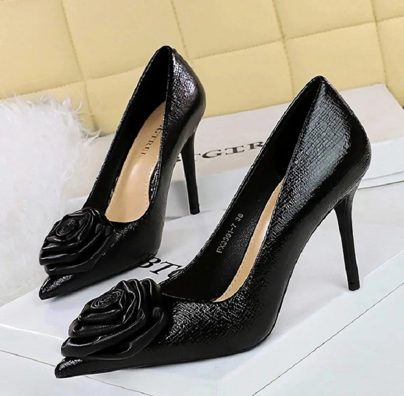 Flowers Pumps Pointed Toe Thin Low Heels