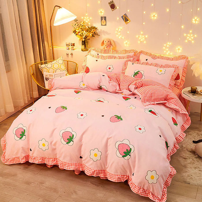 Strawberry Aesthetic Bedding Set 🍓