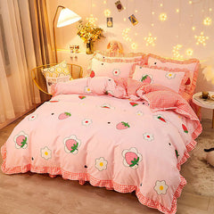 Strawberry Aesthetic Bedding Set 🍓