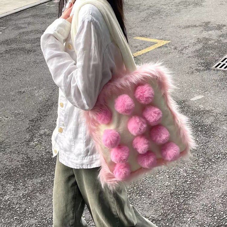 Fluffy Pom Poms Bag in Pink