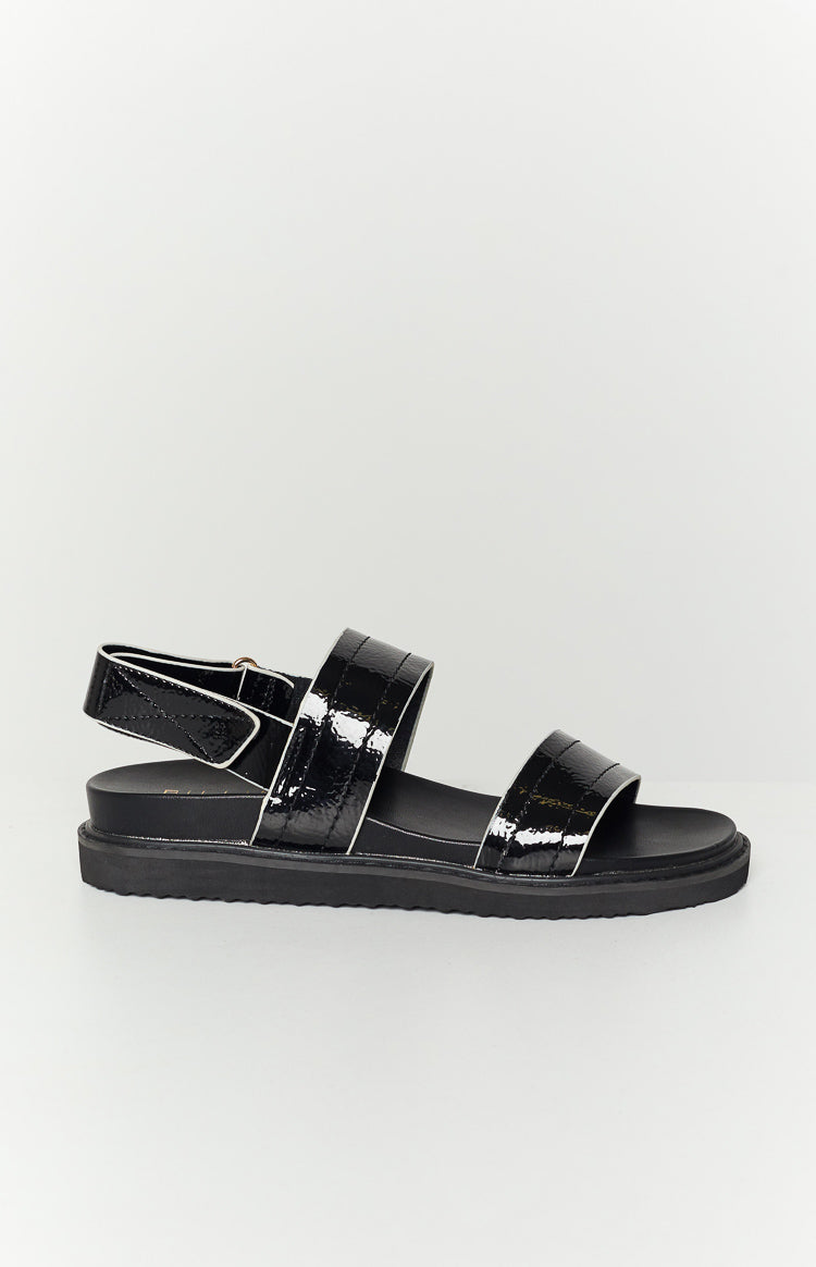 Zyla Black Crinkle Sandal