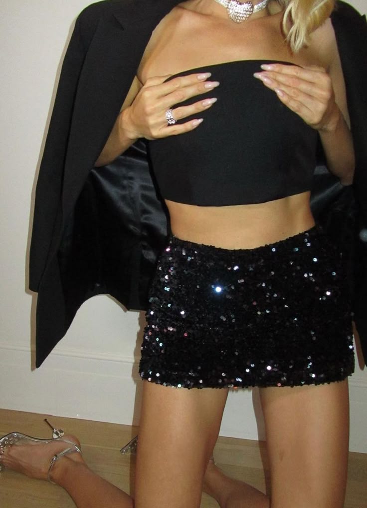 Jenna Sequin Mini Skirt in Black
